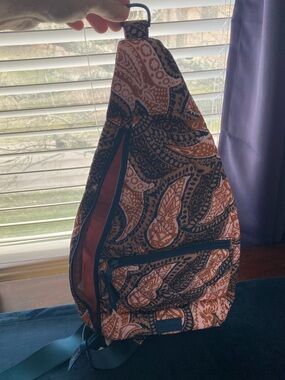 Vera Bradley Ultralight Essential Sling in the print Fern Paisley NWT